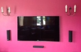 wall mounting tv Bath
